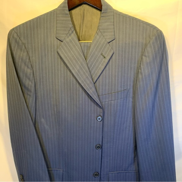 Men’s Joseph Abboud suit in 43R